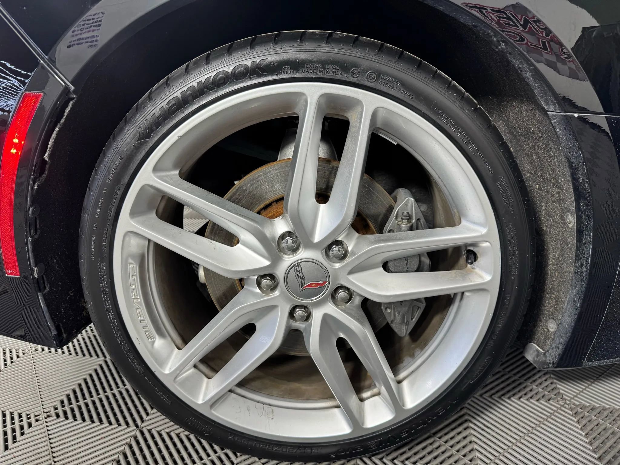 Used 2018 Chevrolet Corvette Stingray Coupe w/ Battery Protection Package image 40