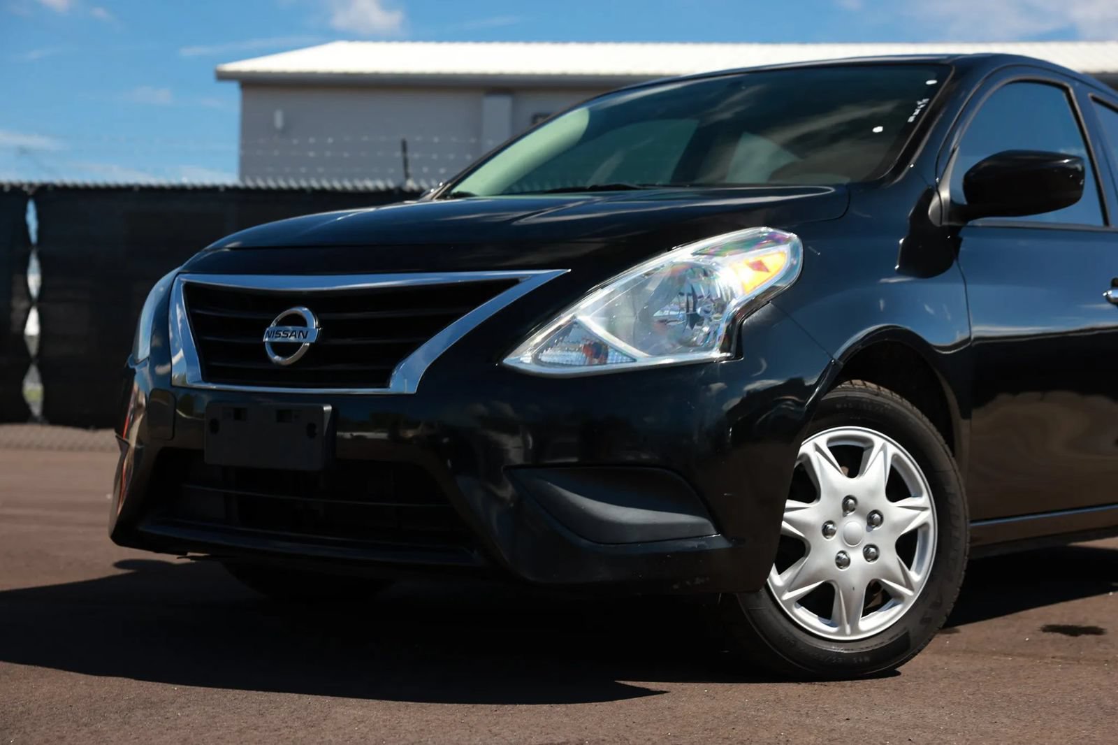 Used 2019 Nissan Versa SV FWD image 17