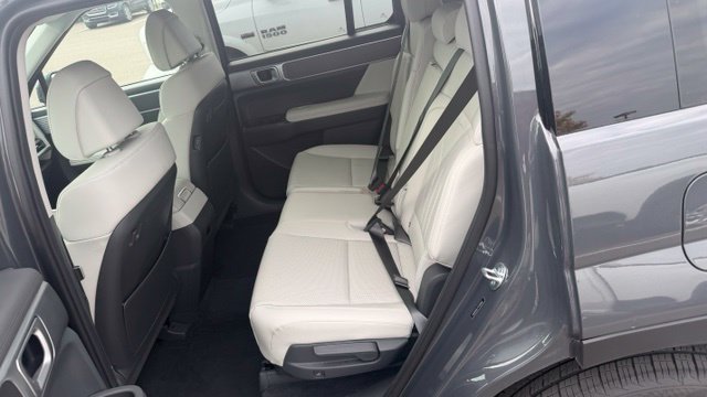 Used 2026 Hyundai Santa Fe SEL AWD/4WD image 13