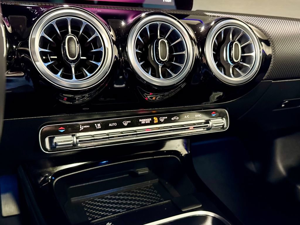 Used 2025 Mercedes-Benz CLA 250 image 18