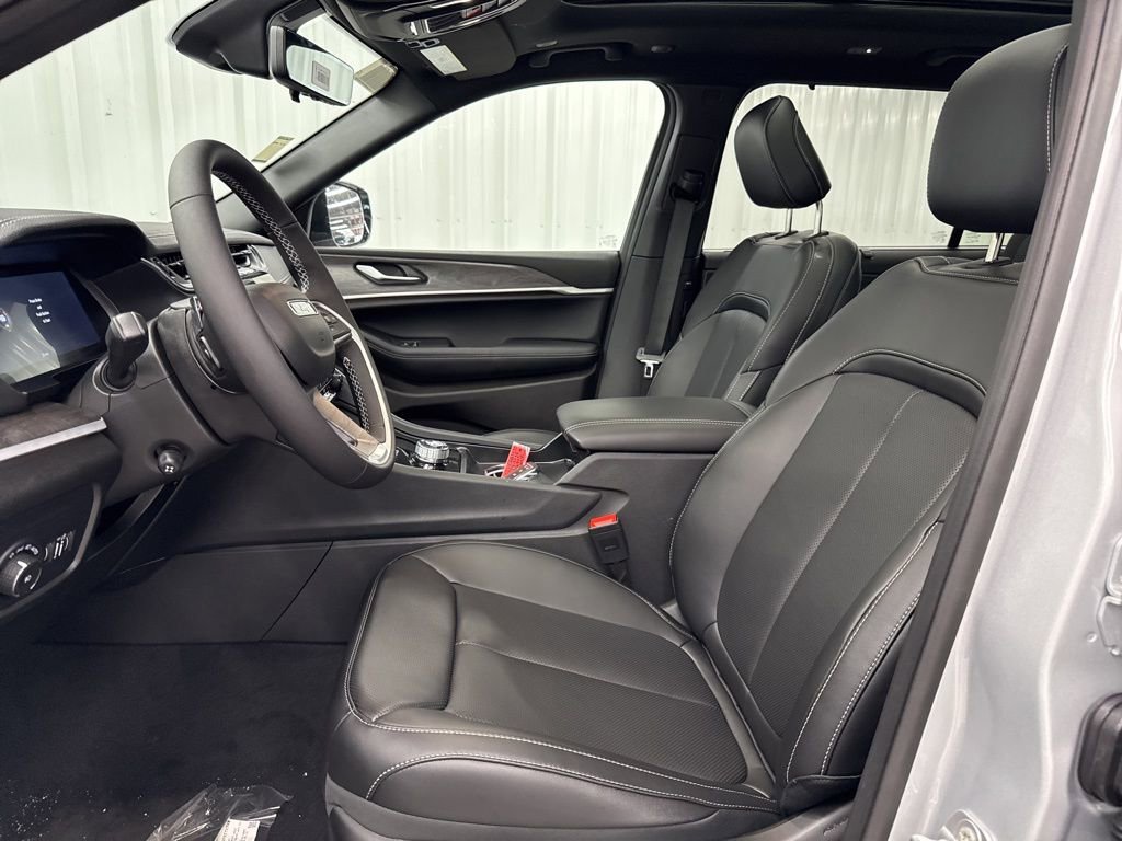 New 2025 Jeep Grand Cherokee L Limited w/ Luxury Tech Group II image 17