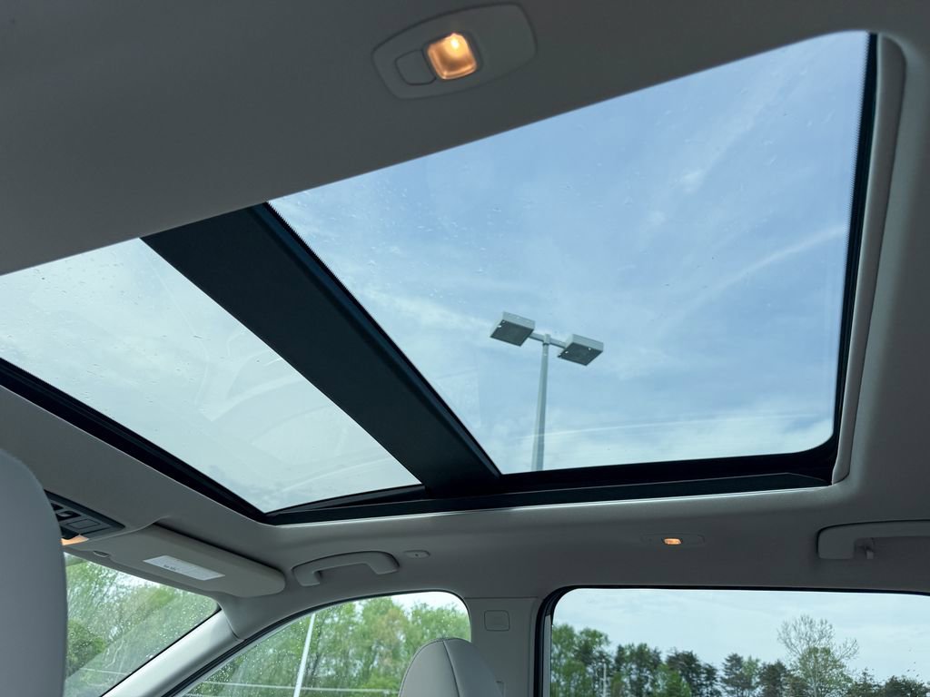 Certified 2023 Nissan Rogue SL FWD image 10
