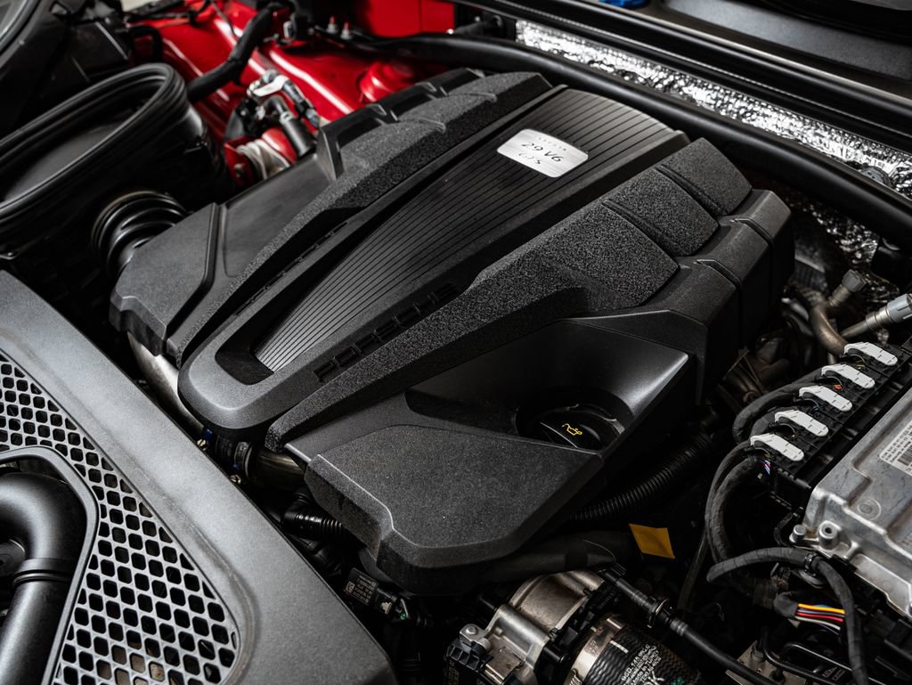Certified 2024 Porsche Macan GTS AWD/4WD image 48