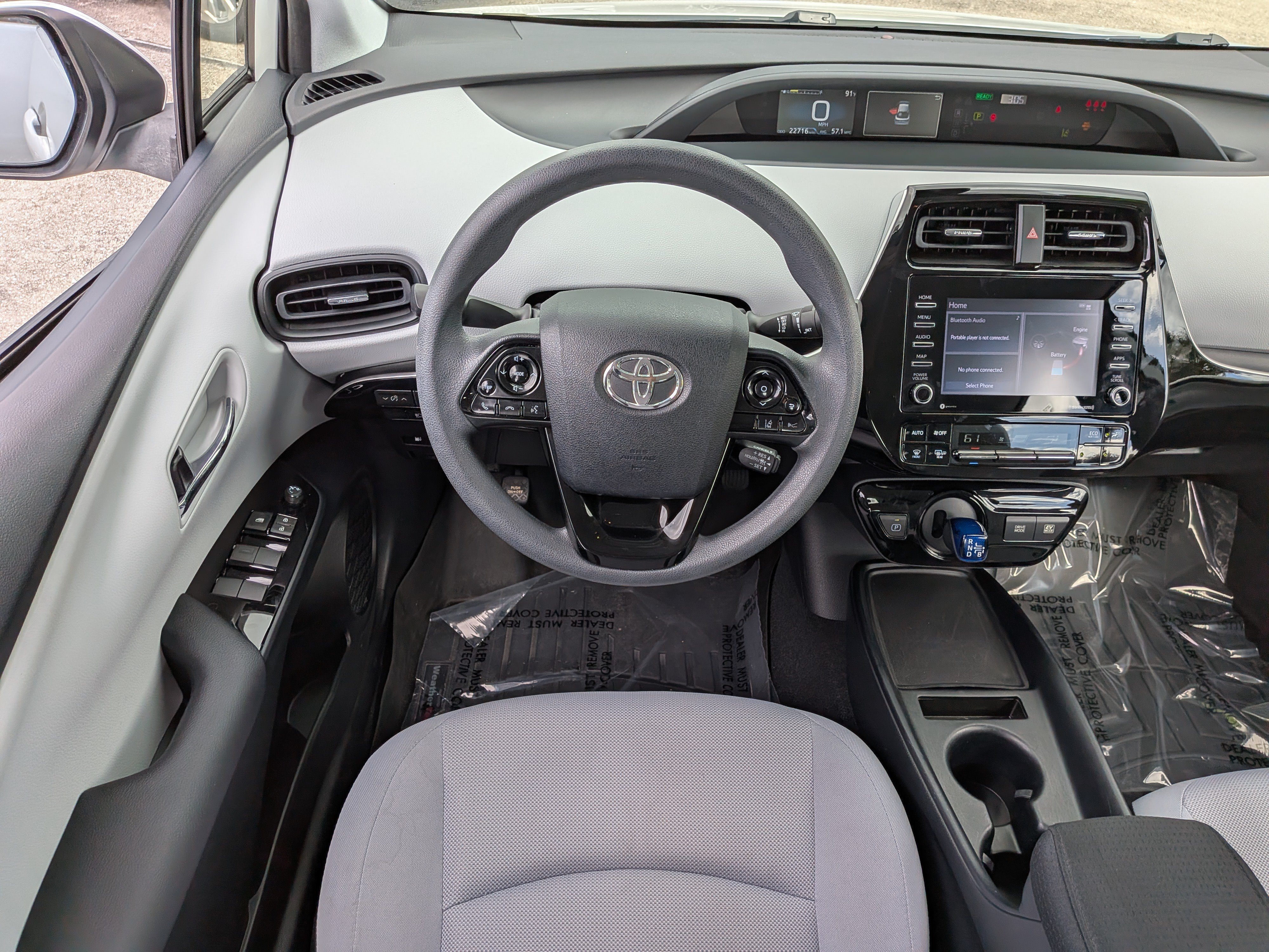Used 2021 Toyota Prius L Eco FWD image 18