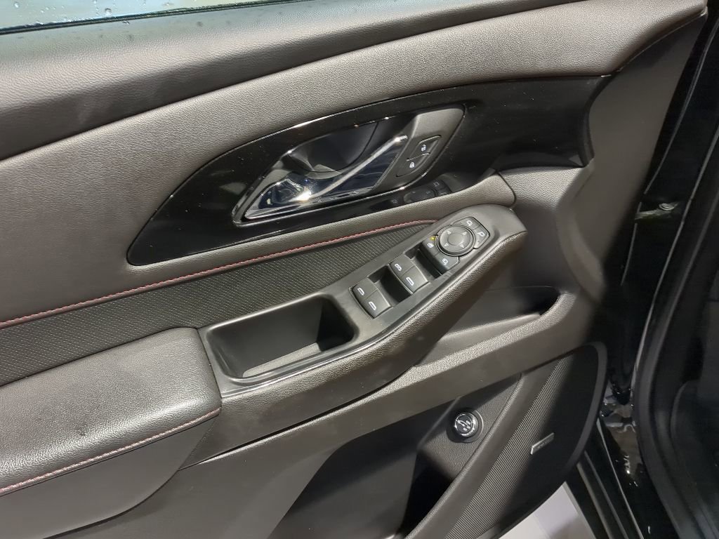 Used 2023 Chevrolet Traverse RS AWD/4WD image 16