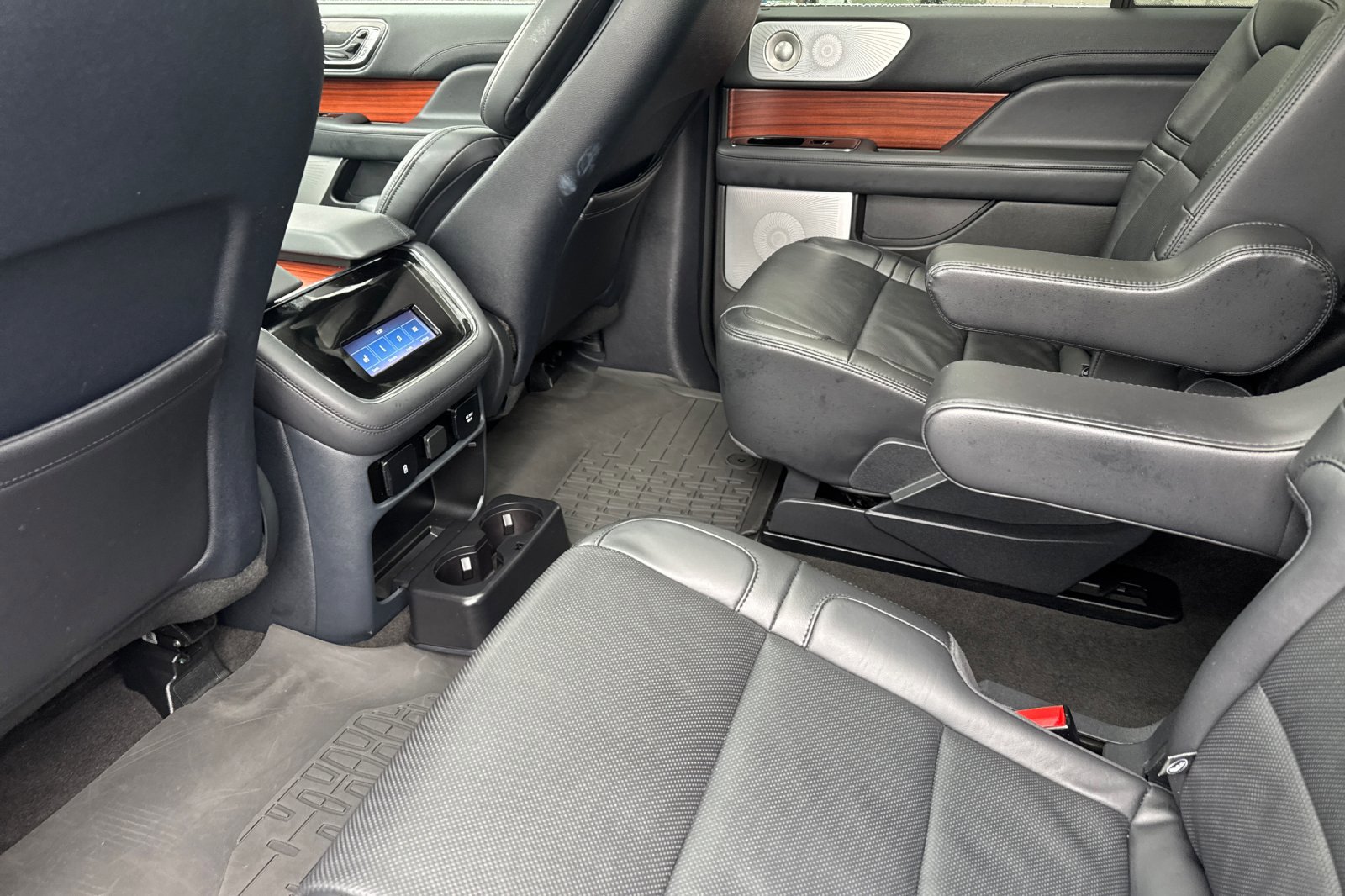 Certified 2024 Lincoln Navigator L Reserve AWD/4WD image 12