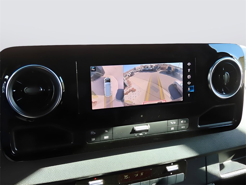 Used 2024 Mercedes-Benz Sprinter 2500 image 38