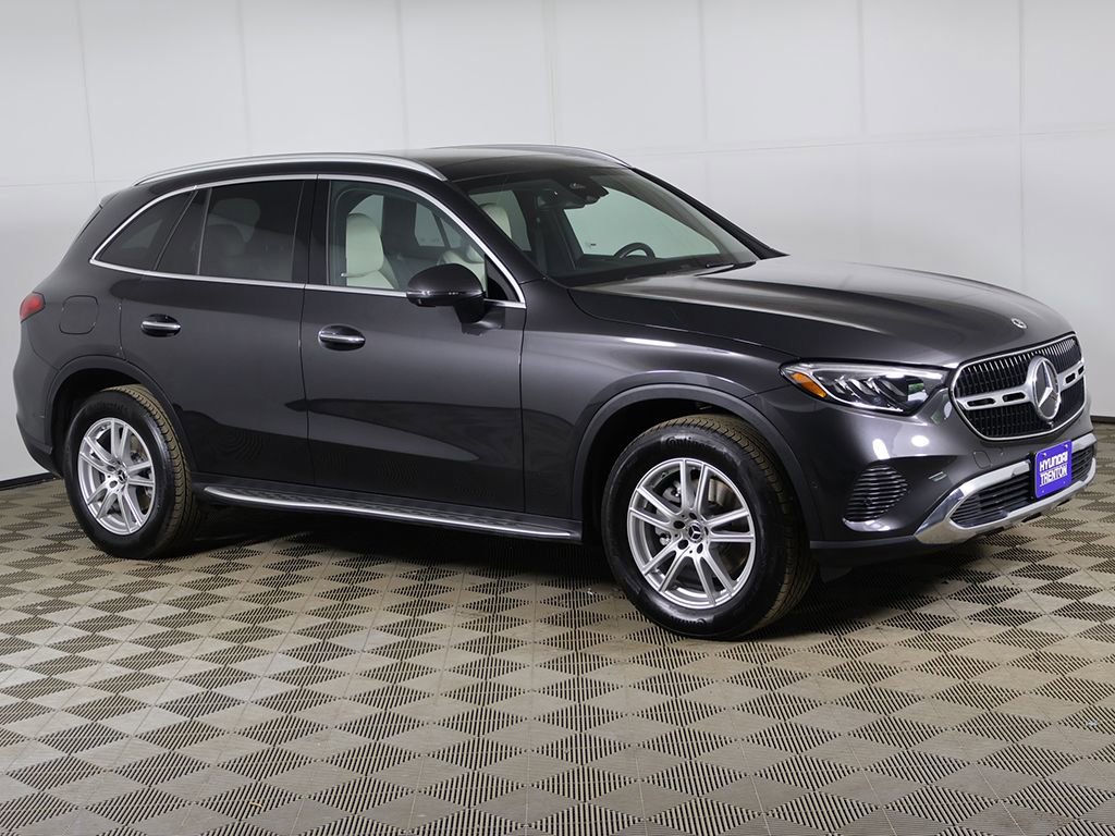 Used 2025 Mercedes-Benz GLC 300 4MATIC image 51