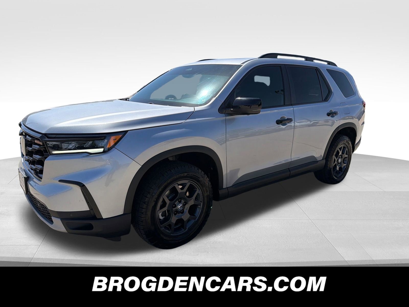 Certified 2025 Honda Pilot TrailSport image 4