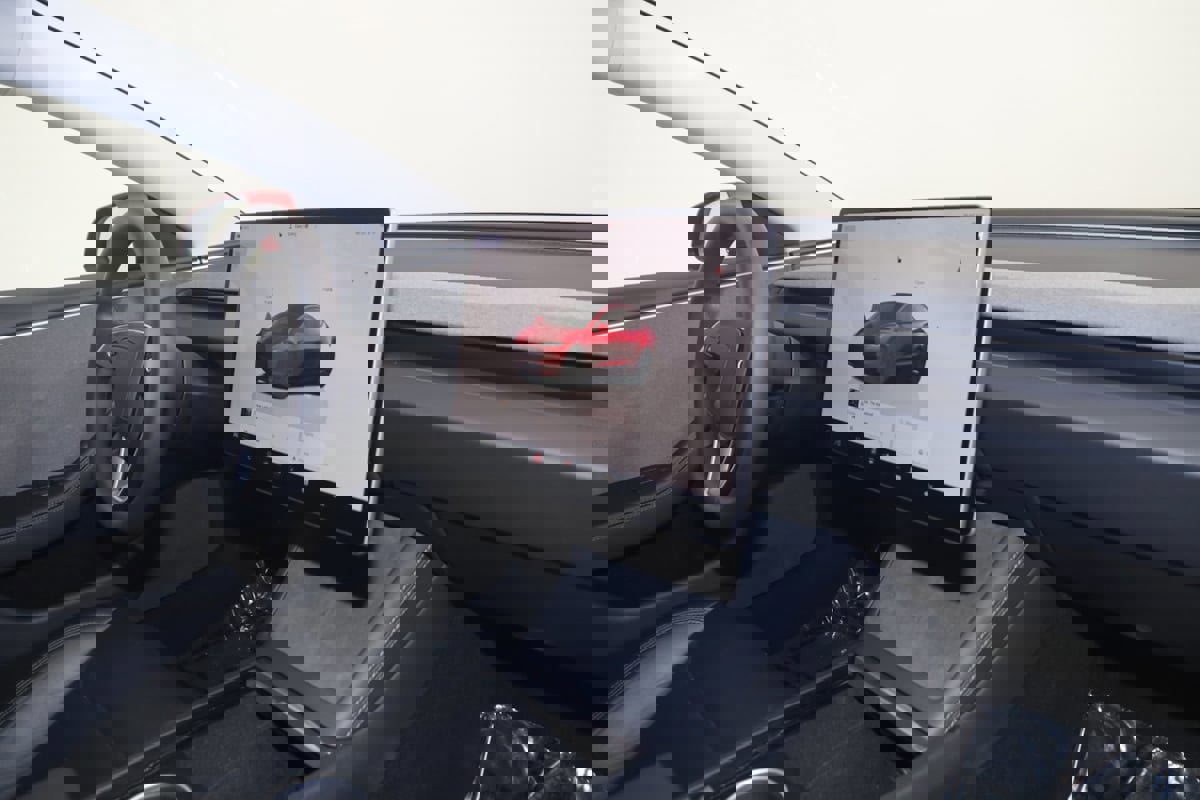 Used 2024 Tesla Model 3 Standard Range image 43