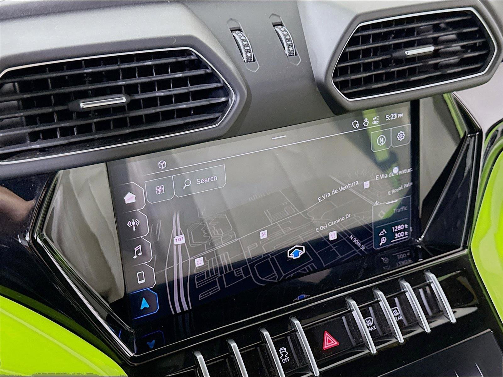 Used 2022 Lamborghini Urus image 19