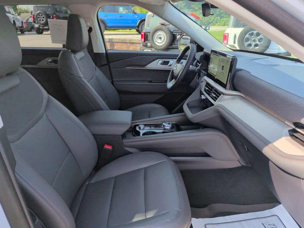 New 2026 Ford Explorer Active w/ Active Comfort Package AWD/4WD image 9