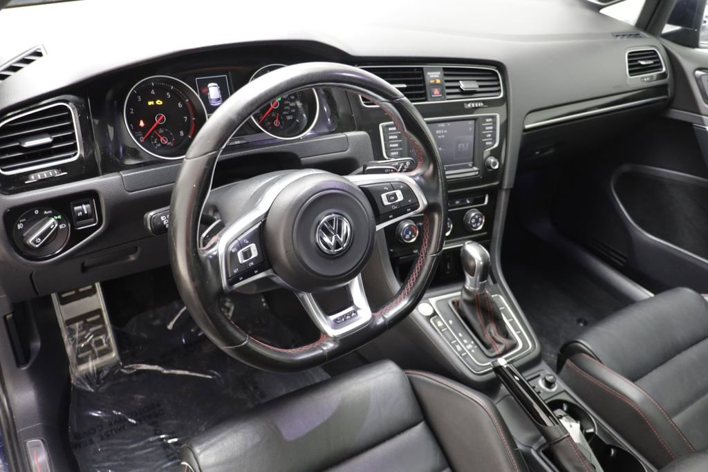 Used 2016 Volkswagen Golf 4-Door FWD image 6