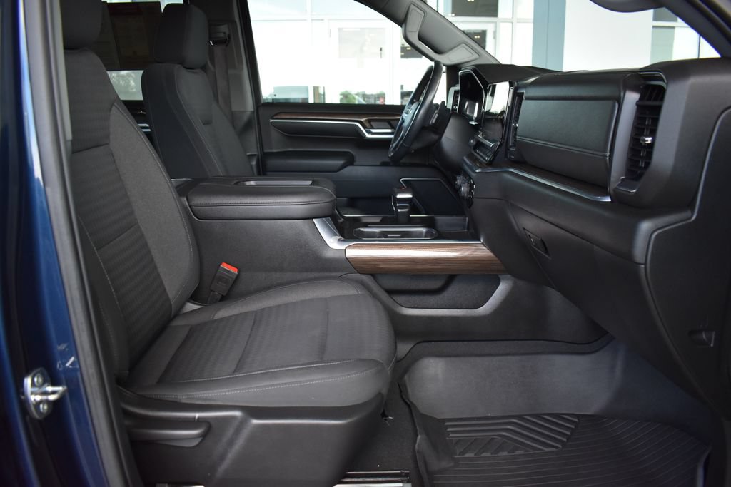 Used 2022 Chevrolet Silverado 1500 RST AWD/4WD image 5