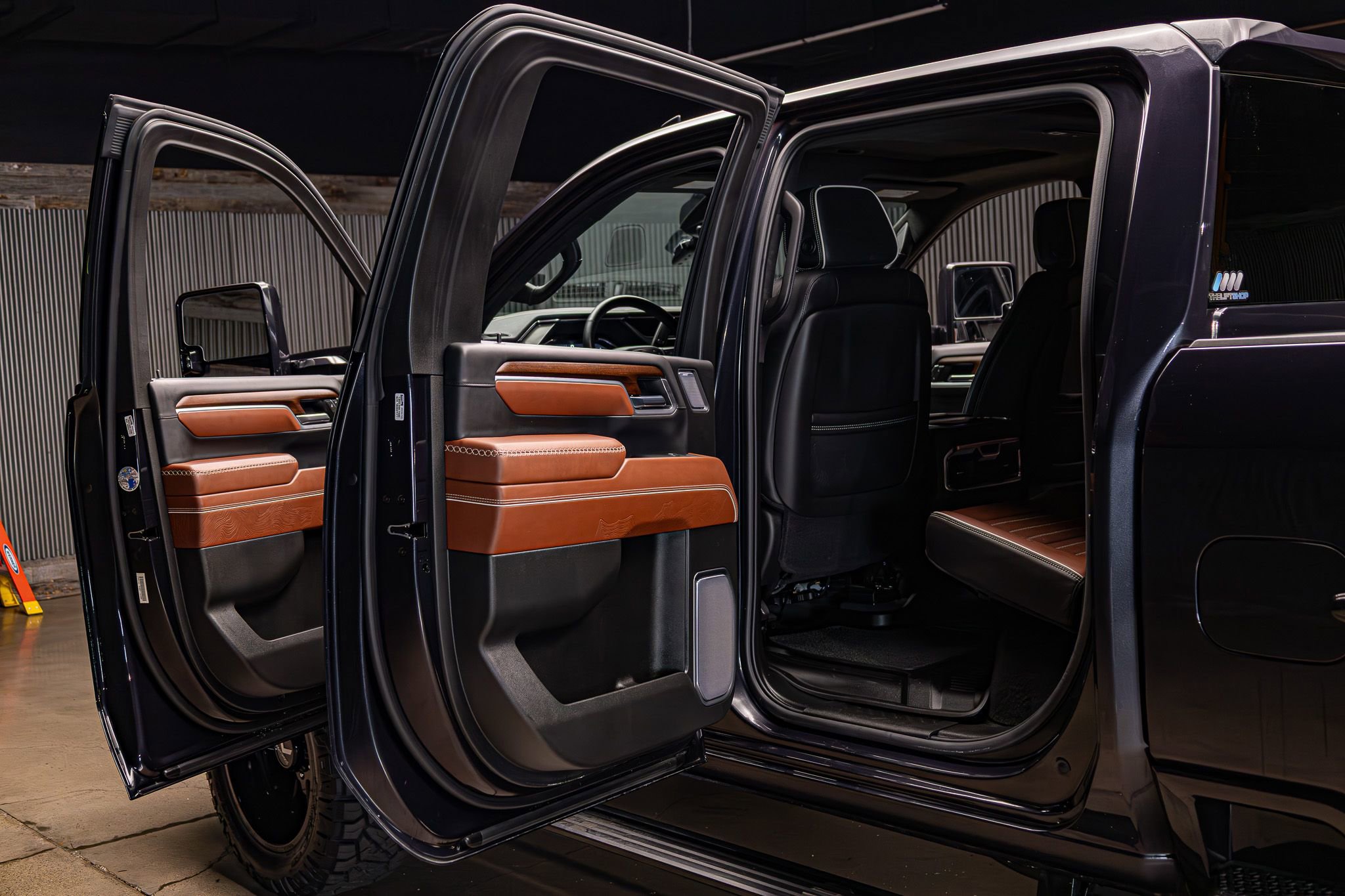 Used 2025 GMC Sierra 2500 Denali Ultimate image 31