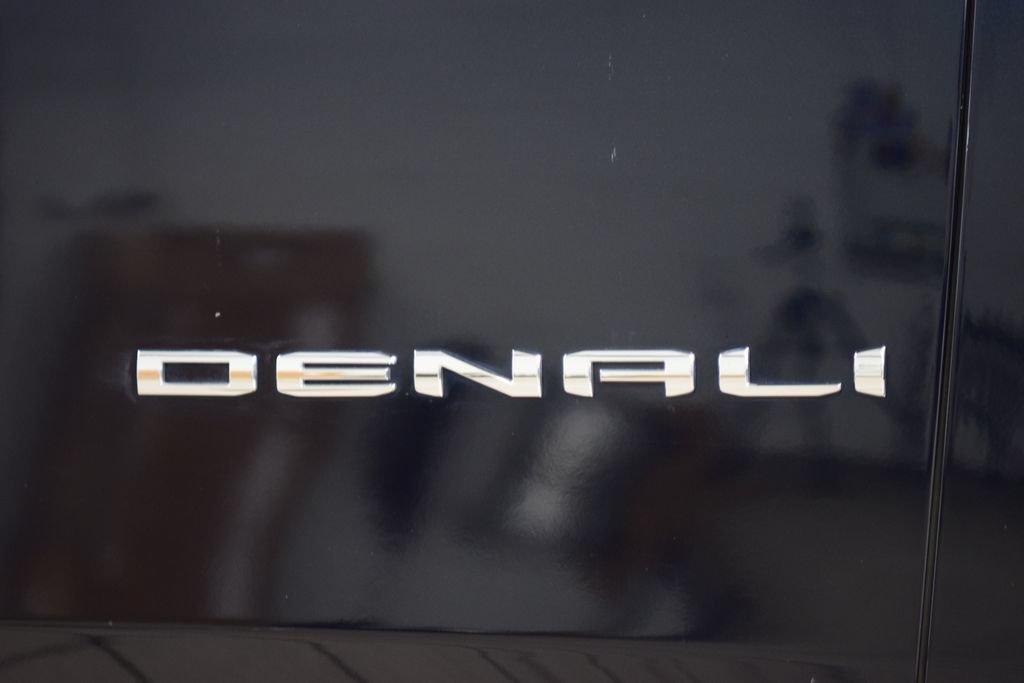 Used 2023 GMC Yukon XL Denali AWD/4WD image 17