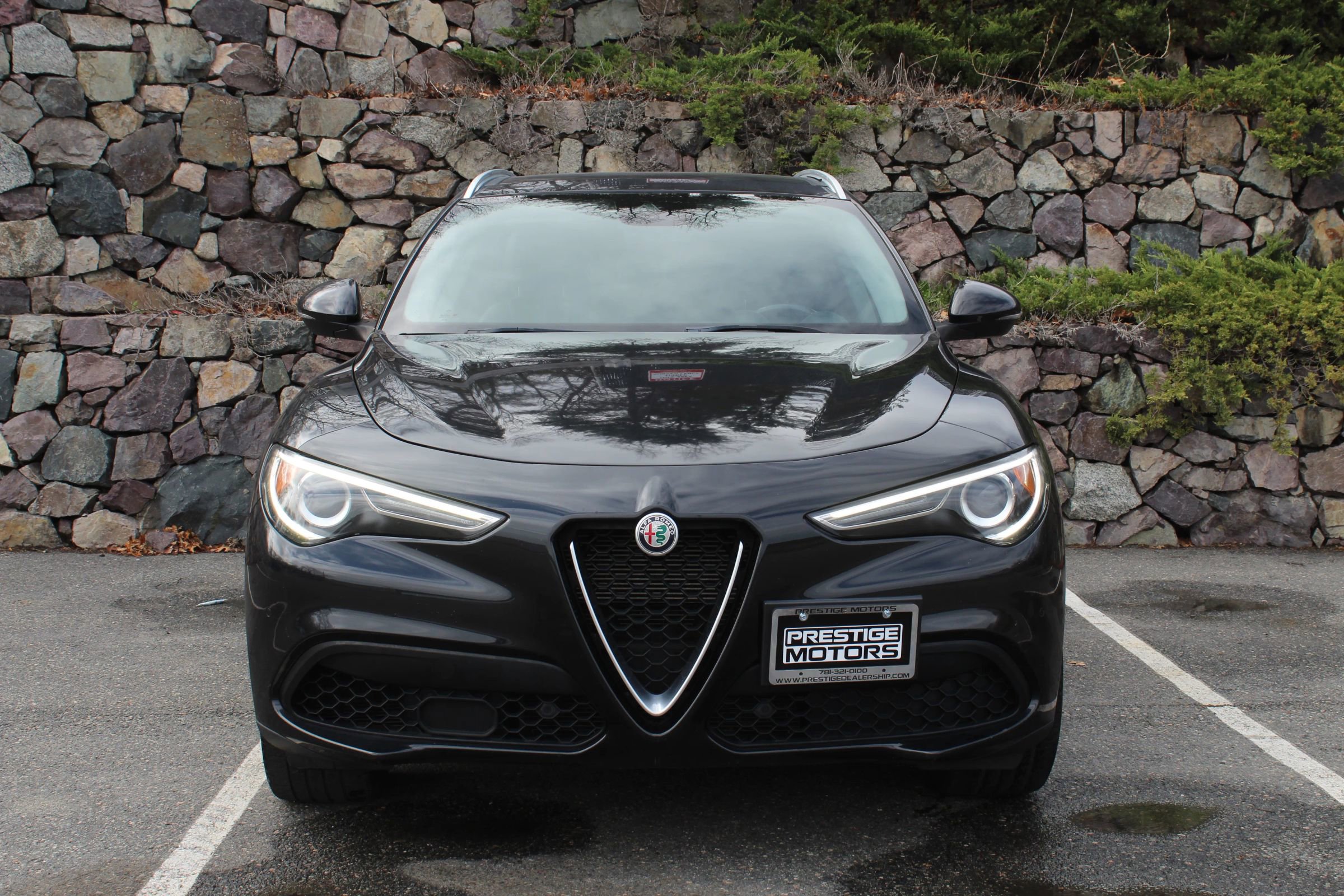 Used 2019 Alfa Romeo Stelvio Ti Lusso w/ Quick Order Package 22X Lusso AWD/4WD image 3