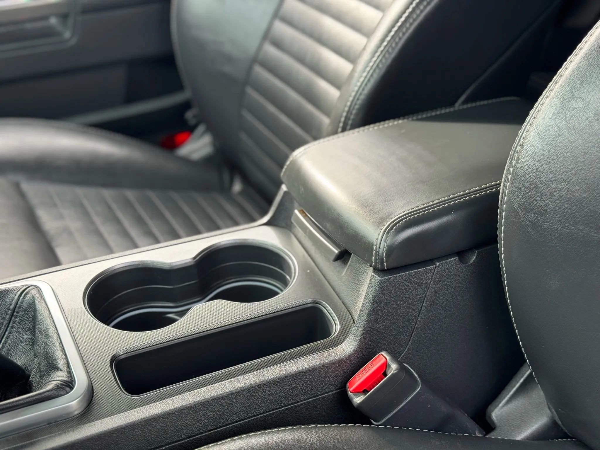 Used 2010 Dodge Challenger R/T image 31