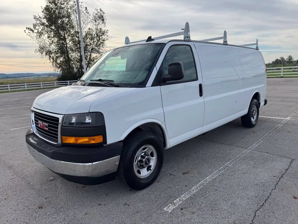 Used 2020 GMC Savana 3500 Extended w/ Driver Convenience Package RWD image 3