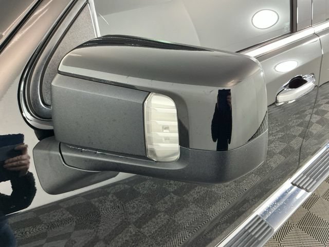 Used 2021 Chevrolet Silverado 1500 High Country AWD/4WD image 9