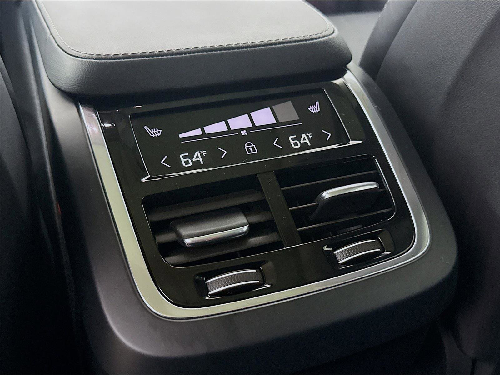 Used 2022 Volvo XC90 T6 Inscription w/ Advanced Package AWD/4WD image 28