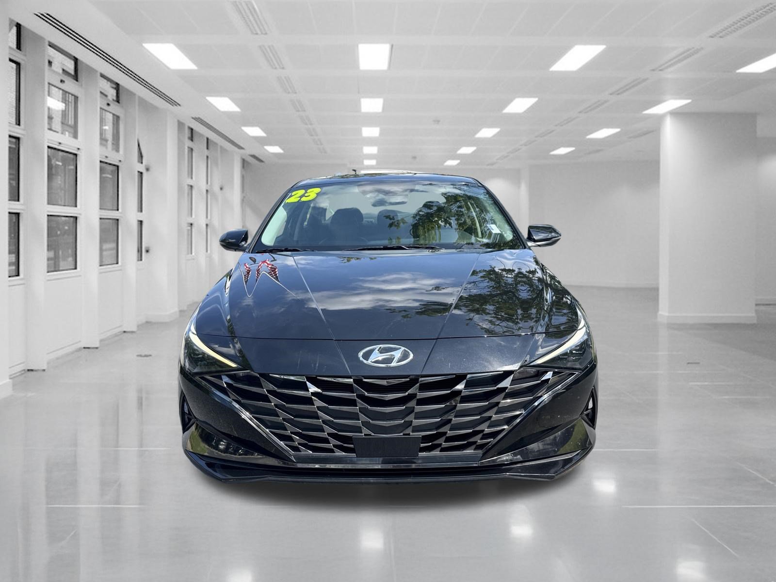 Used 2023 Hyundai Elantra Limited FWD image 2