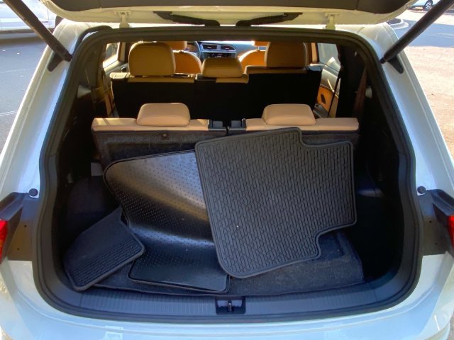 Used 2024 Volkswagen Tiguan SE FWD image 30