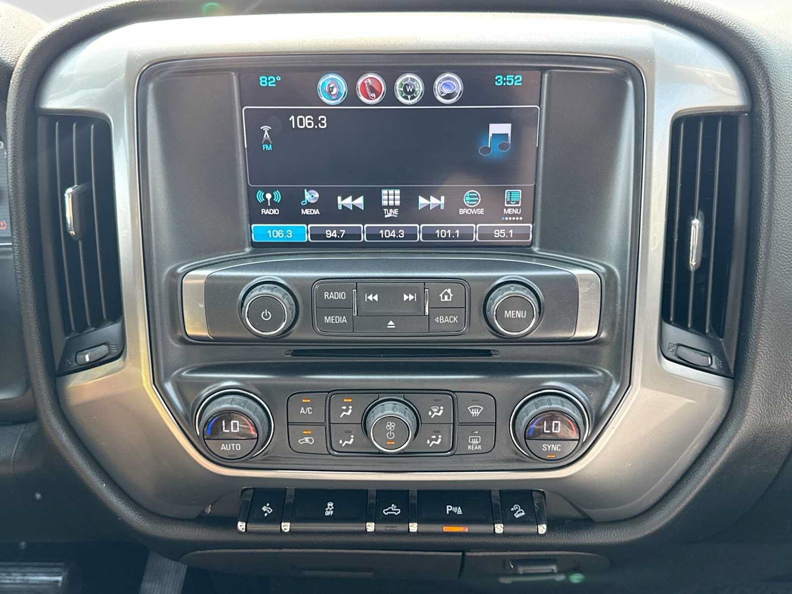 Used 2017 Chevrolet Silverado 1500 LT w/ All Star Edition AWD/4WD image 26