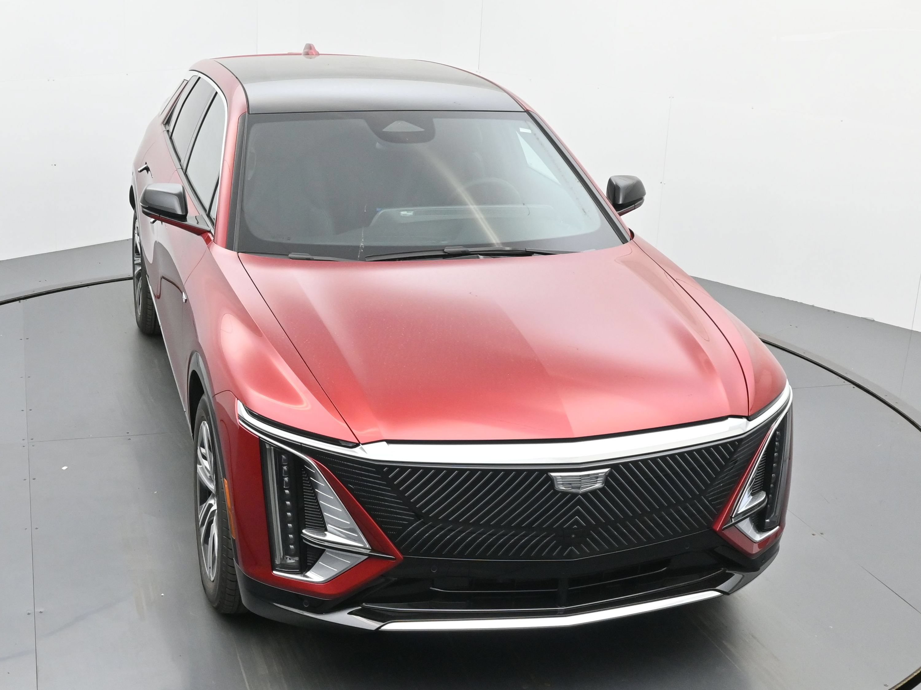 New 2026 Cadillac Lyriq Luxury w/ LPO, Floor Liner Package AWD/4WD image 30