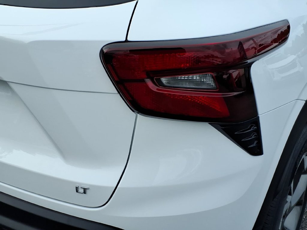 New 2026 Chevrolet Trax LT w/ LT Convenience Package FWD image 9