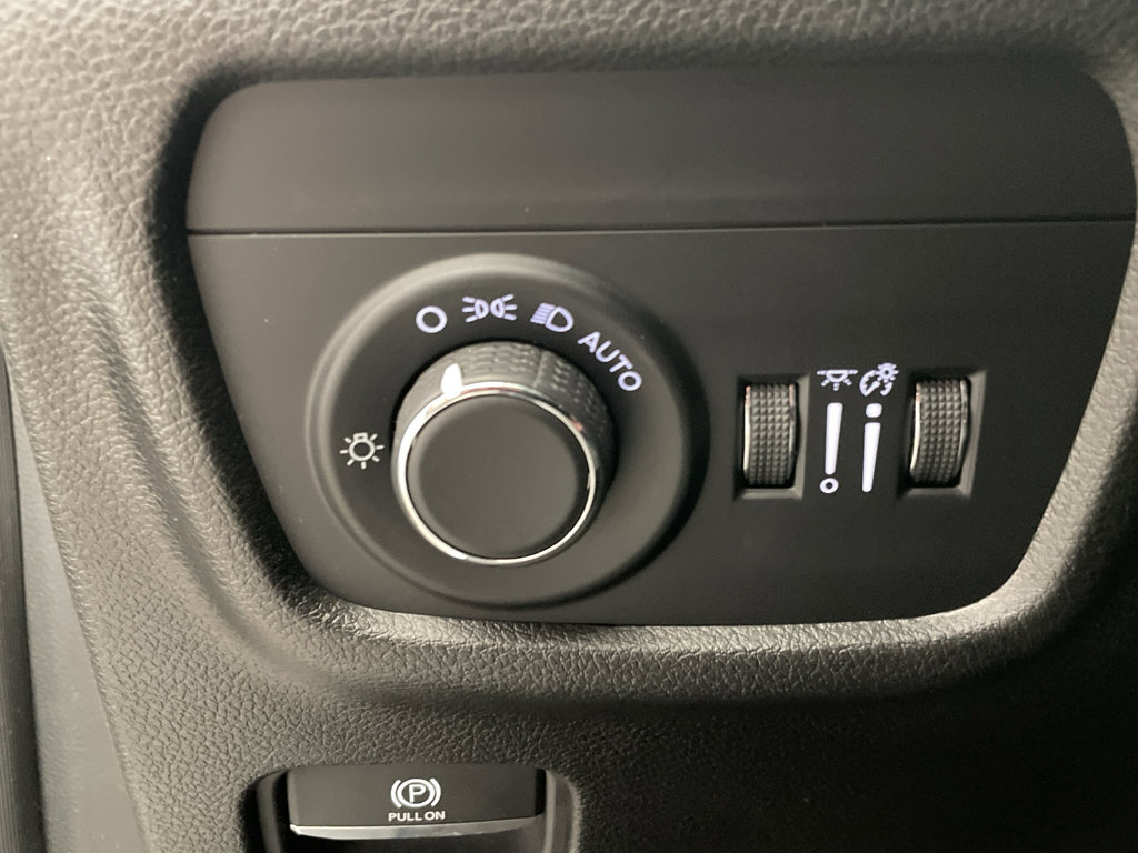 Used 2024 Jeep Grand Cherokee Altitude image 13