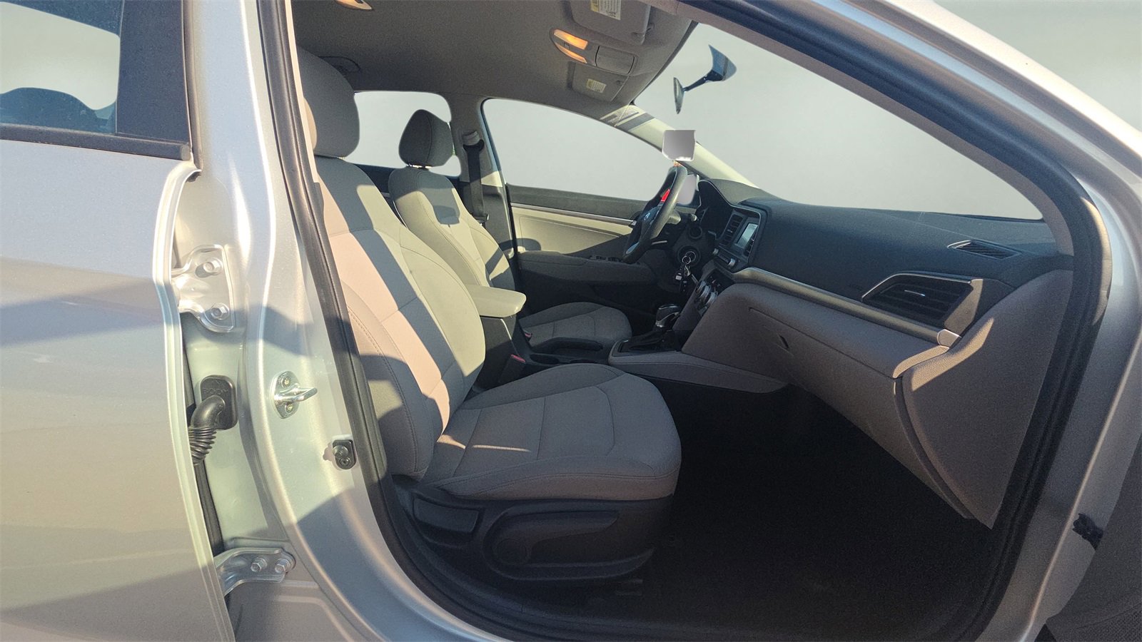 Used 2019 Hyundai Elantra SE image 13