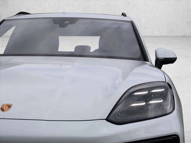 Used 2025 Porsche Cayenne AWD/4WD image 2