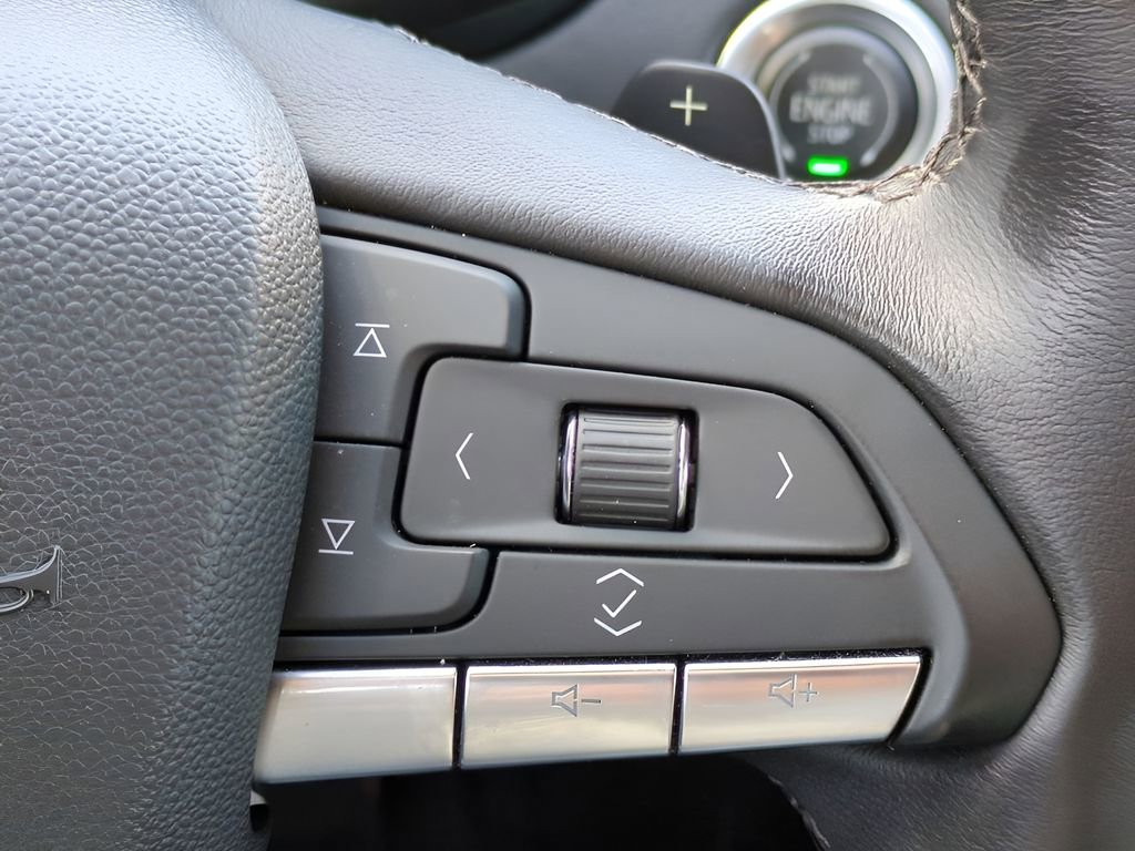 Used 2022 Cadillac XT4 Luxury w/ Driver Awareness Package image 23