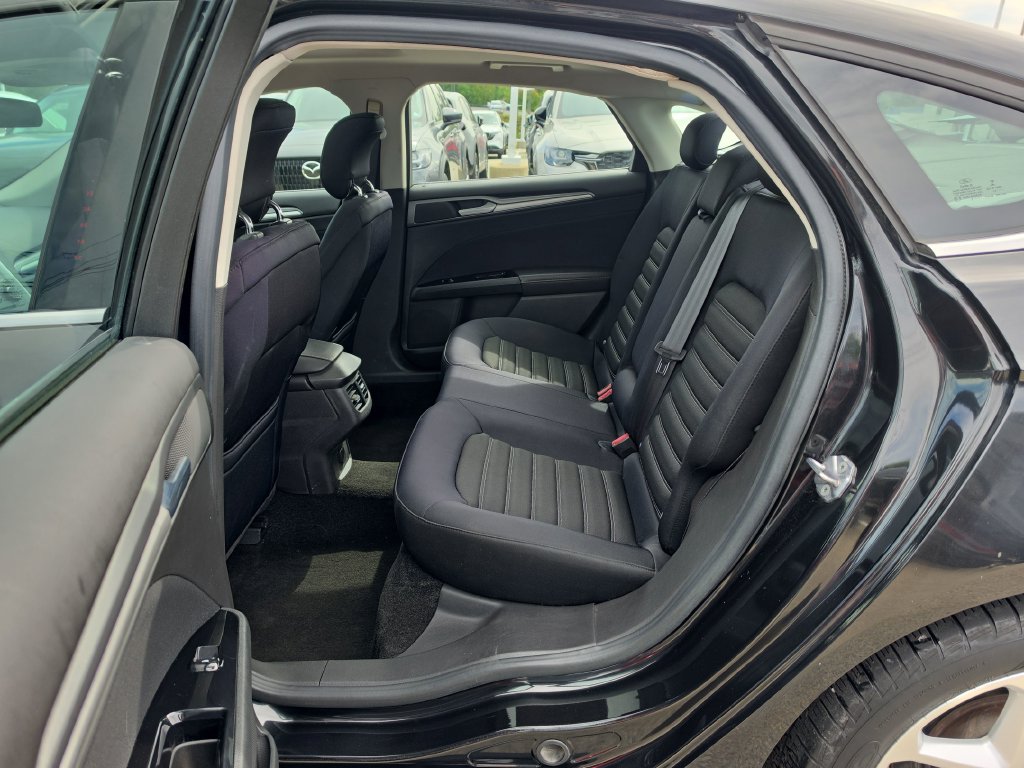 Used 2013 Ford Fusion SE FWD image 10