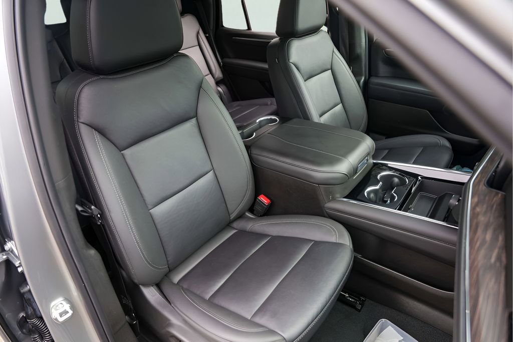 Certified 2025 Chevrolet Tahoe LT image 32
