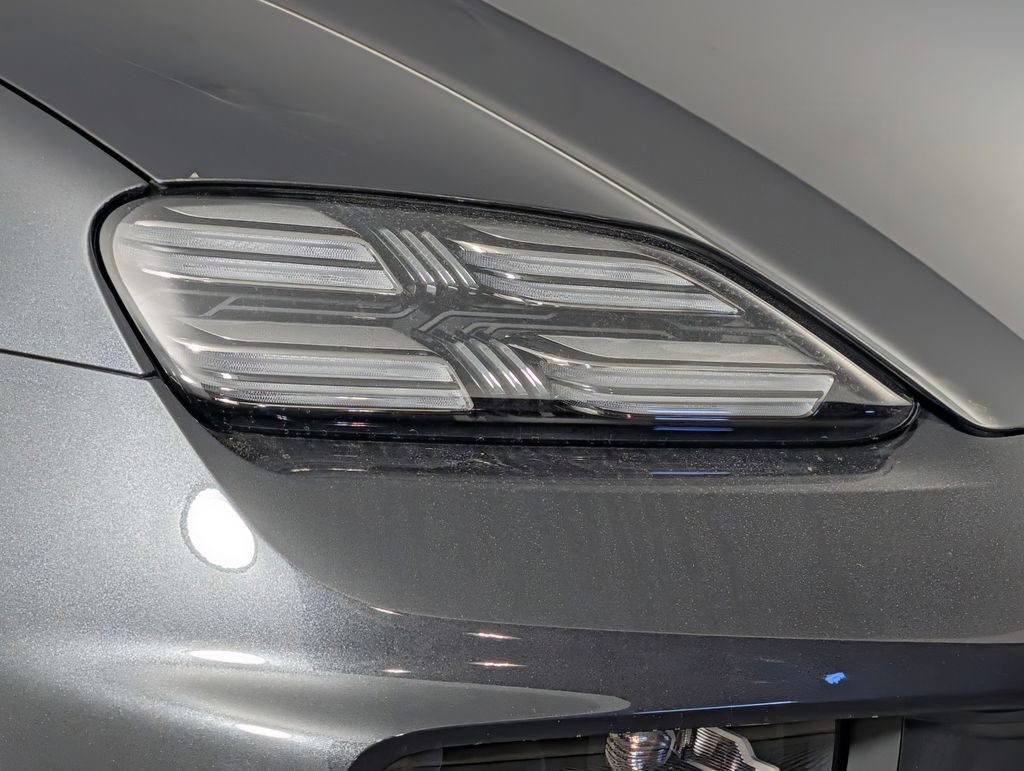 New 2026 Porsche Macan Electric image 15