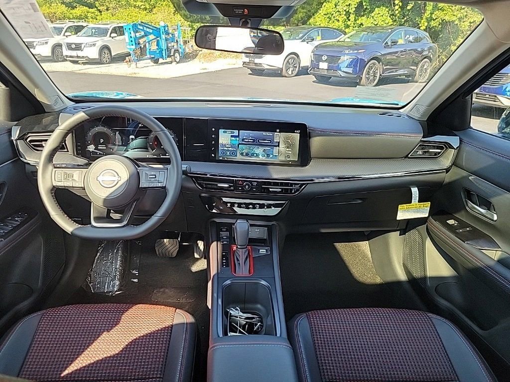 Used 2025 Nissan Kicks SR w/ SR Premium Package image 12