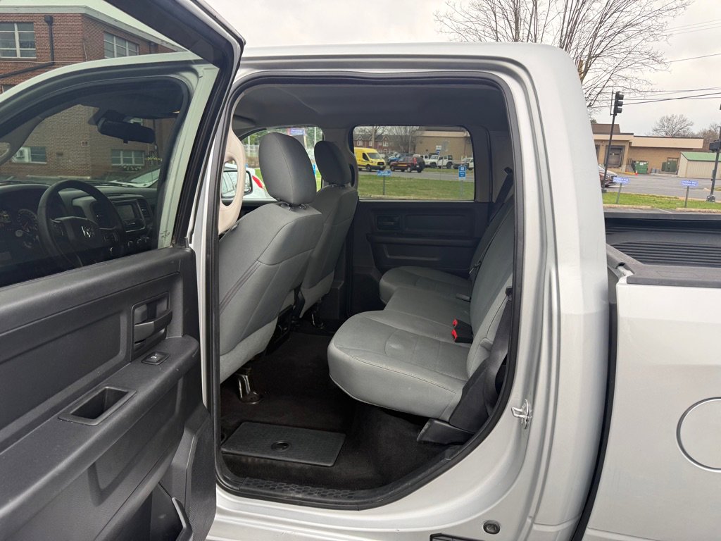 Used 2016 RAM 1500 Express AWD/4WD image 6