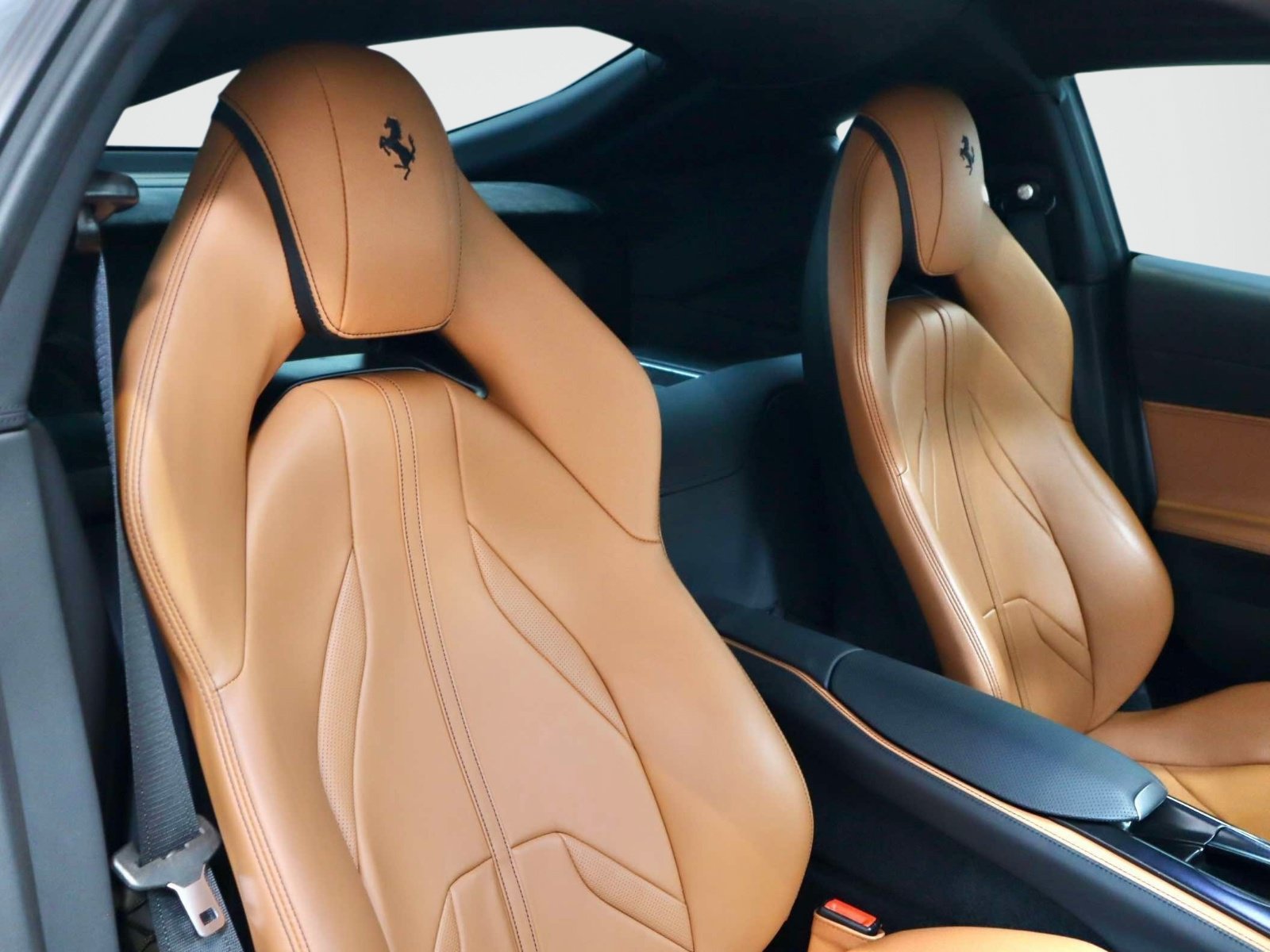 Certified 2019 Ferrari 812 Superfast RWD image 15