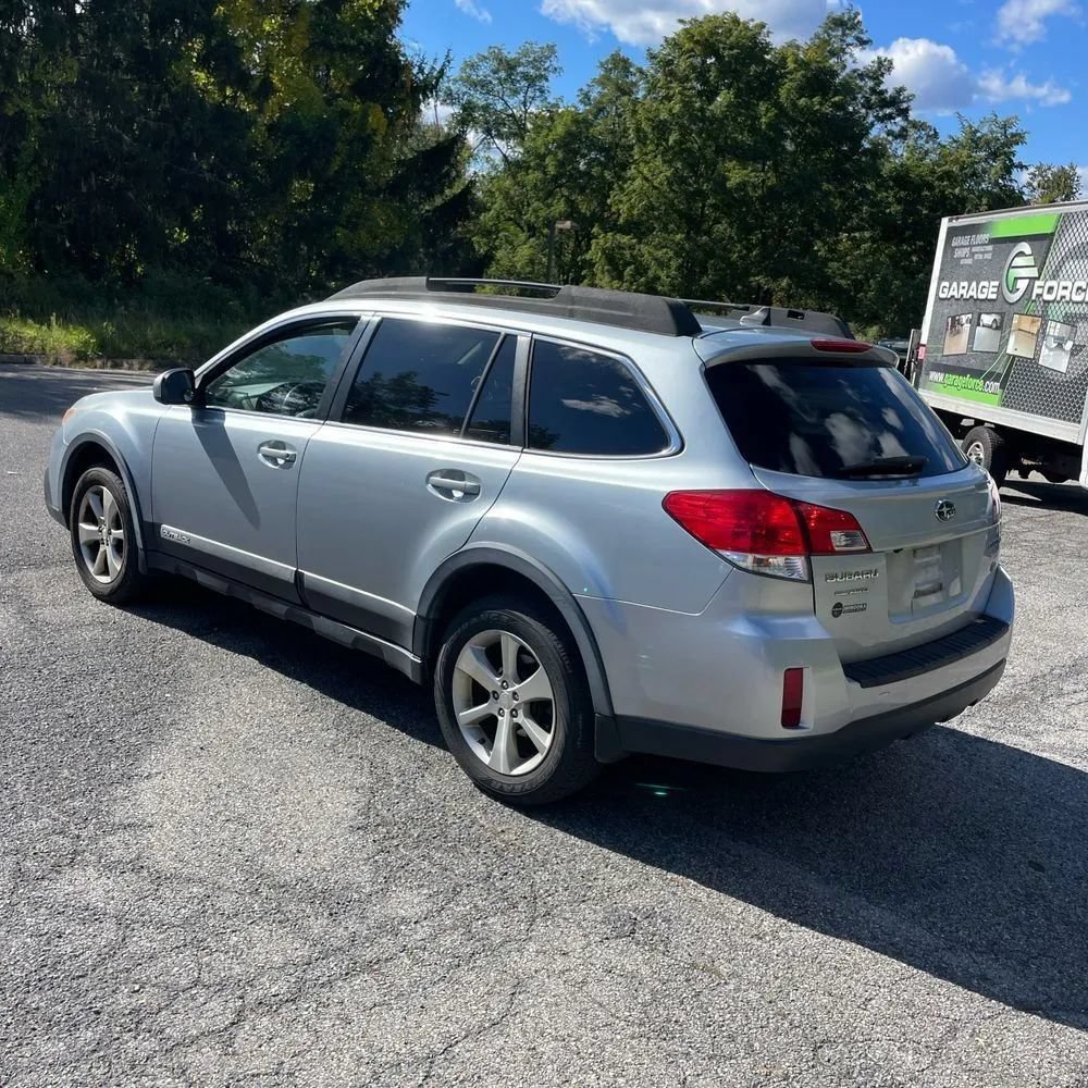 Used 2013 Subaru Outback 2.5i Limited AWD/4WD image 5