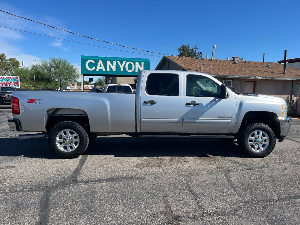 Used 2014 Chevrolet Silverado 3500 LT w/ Interior Plus Package AWD/4WD image 3