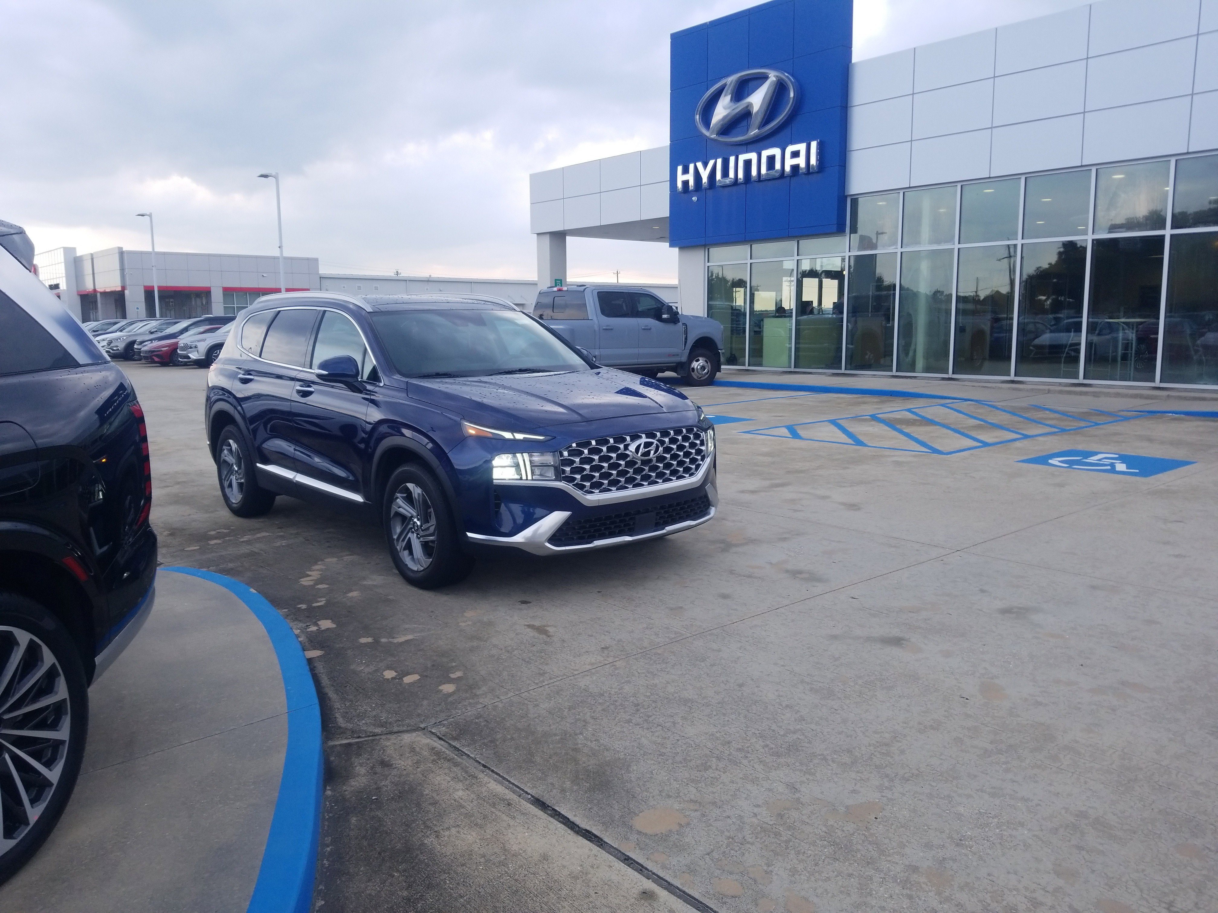 Used 2021 Hyundai Santa Fe SEL w/ Convenience + Premium Package image 1