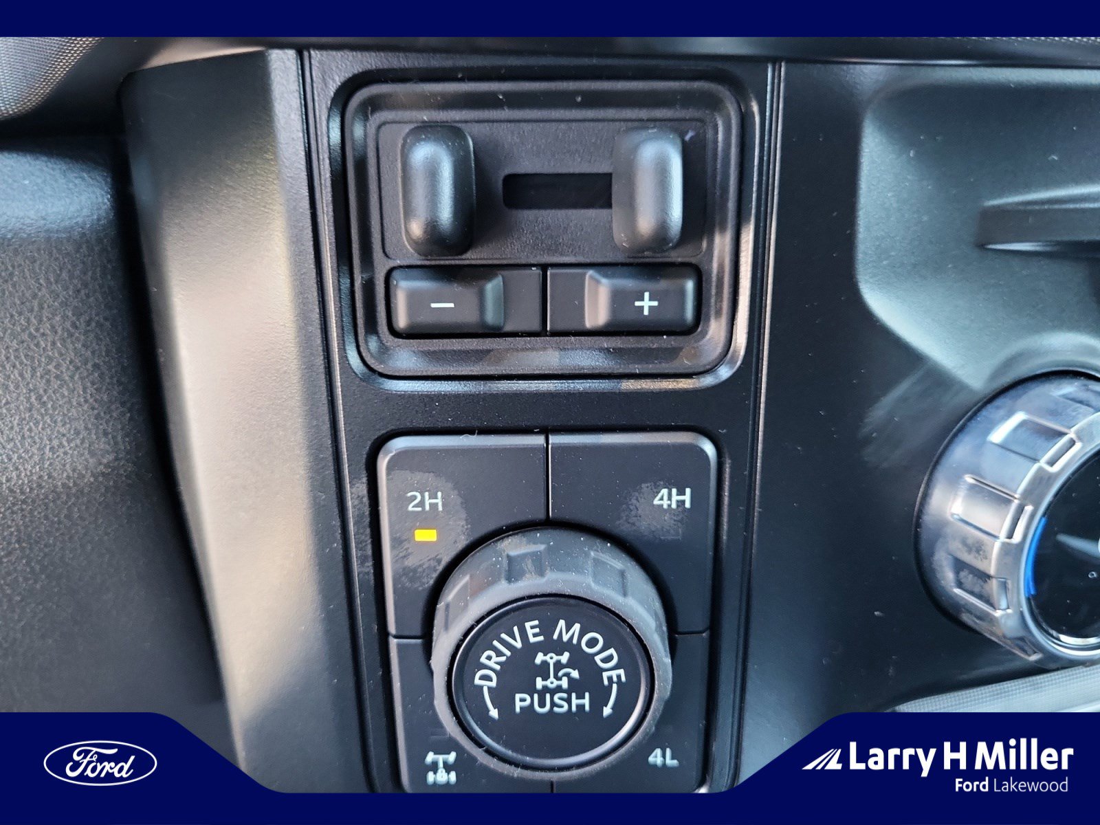 New 2025 Ford F350 Platinum w/ Tremor Off-Road Package image 31