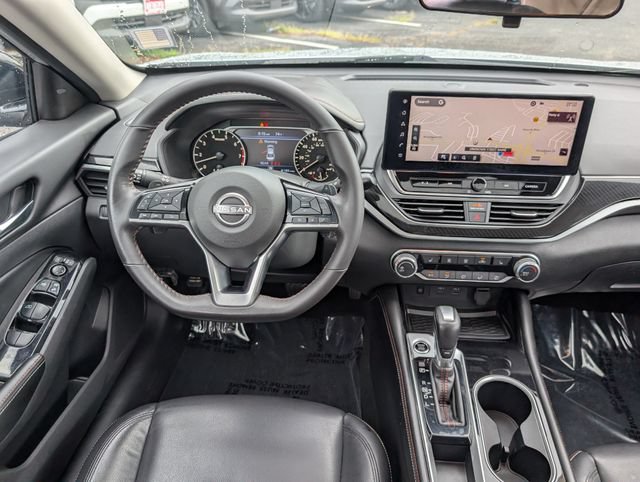 Used 2024 Nissan Altima 2.5 SR w/ SR Premium Package FWD image 16