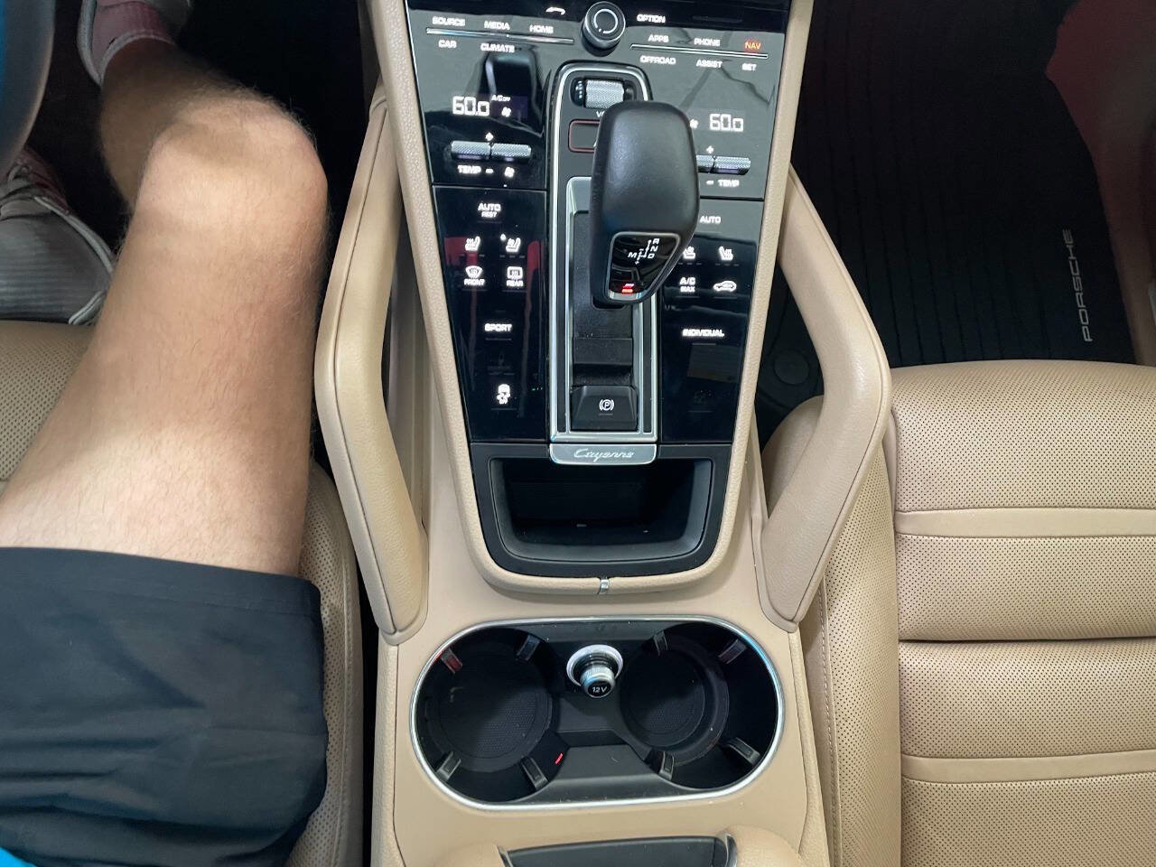 Used 2019 Porsche Cayenne image 38