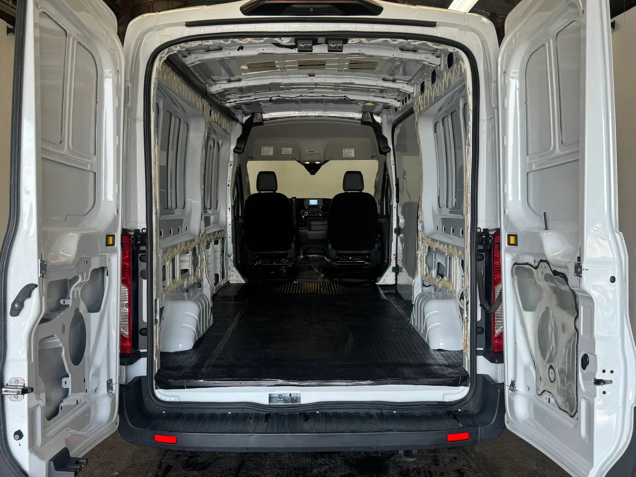 Used 2021 Ford Transit 250 Medium Roof RWD image 24