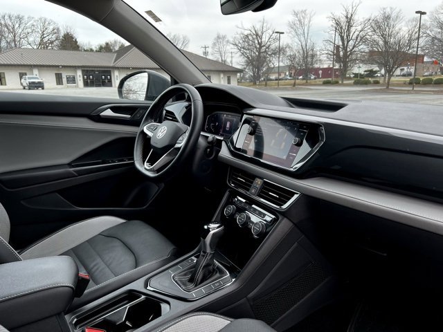 Used 2022 Volkswagen Taos SEL w/ Panoramic Sunroof Package image 22