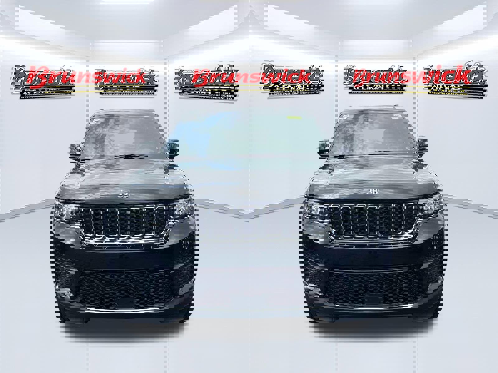 New 2025 Jeep Grand Cherokee Altitude image 2