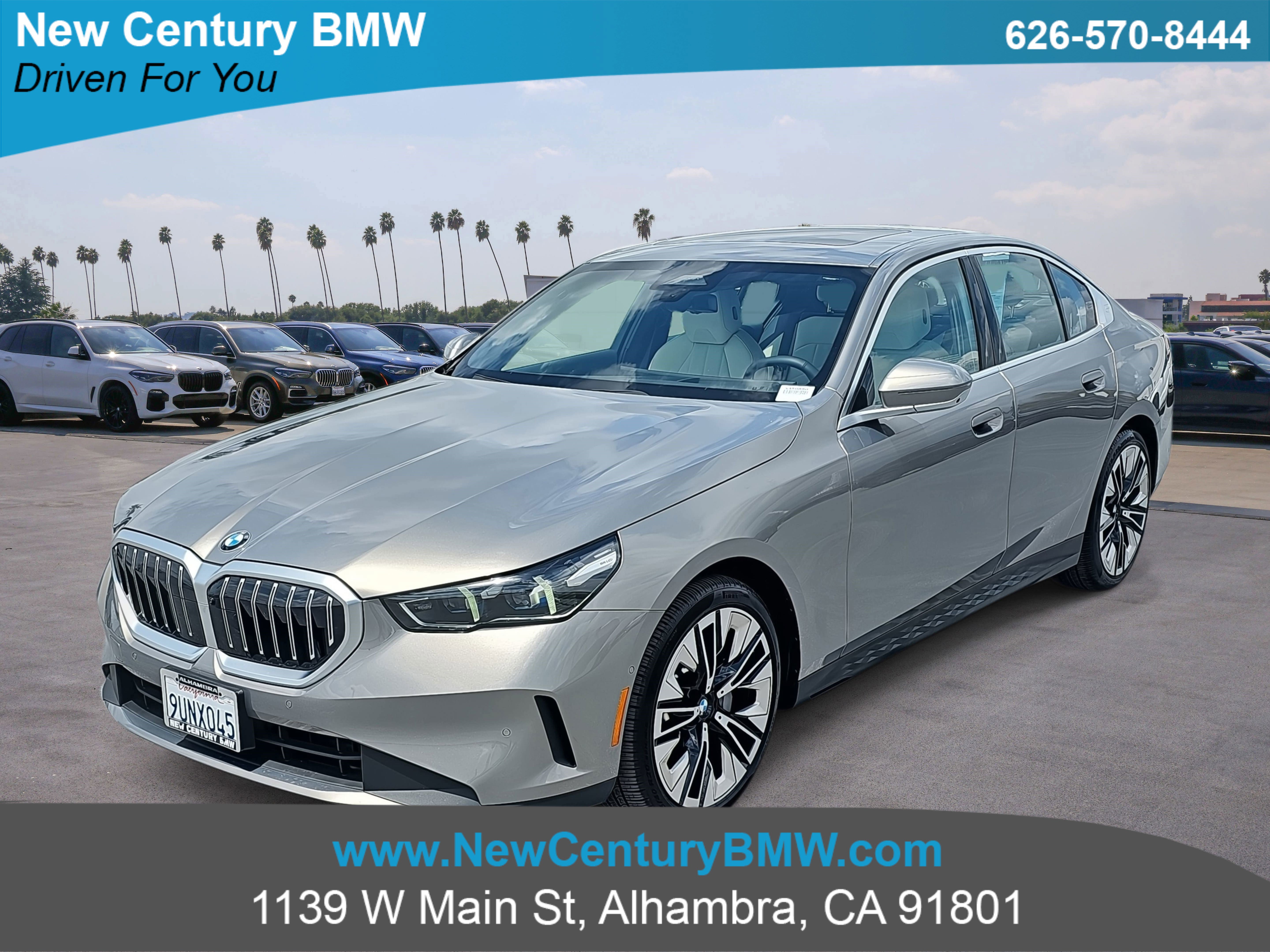 Used 2025 BMW 530i w/ Premium Package RWD image 1